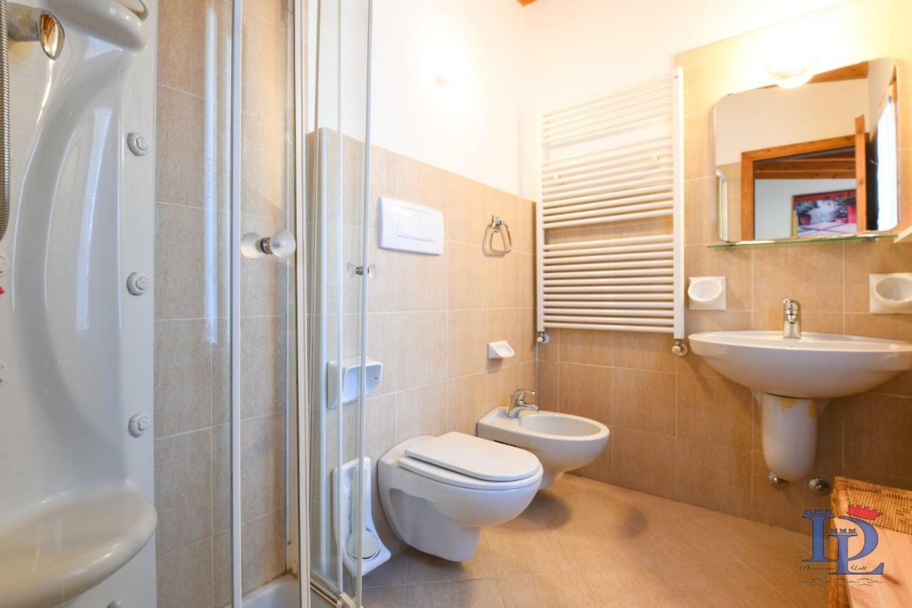 Desenzanoloft Official Partner Marriott Homes & Villas -Penthouse Never Say Never Sirmione Castle View Exterior foto